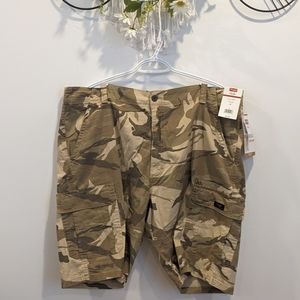 Wrangler Epic Soft Camo Tan Shorts for men. NWT. Different sizes.